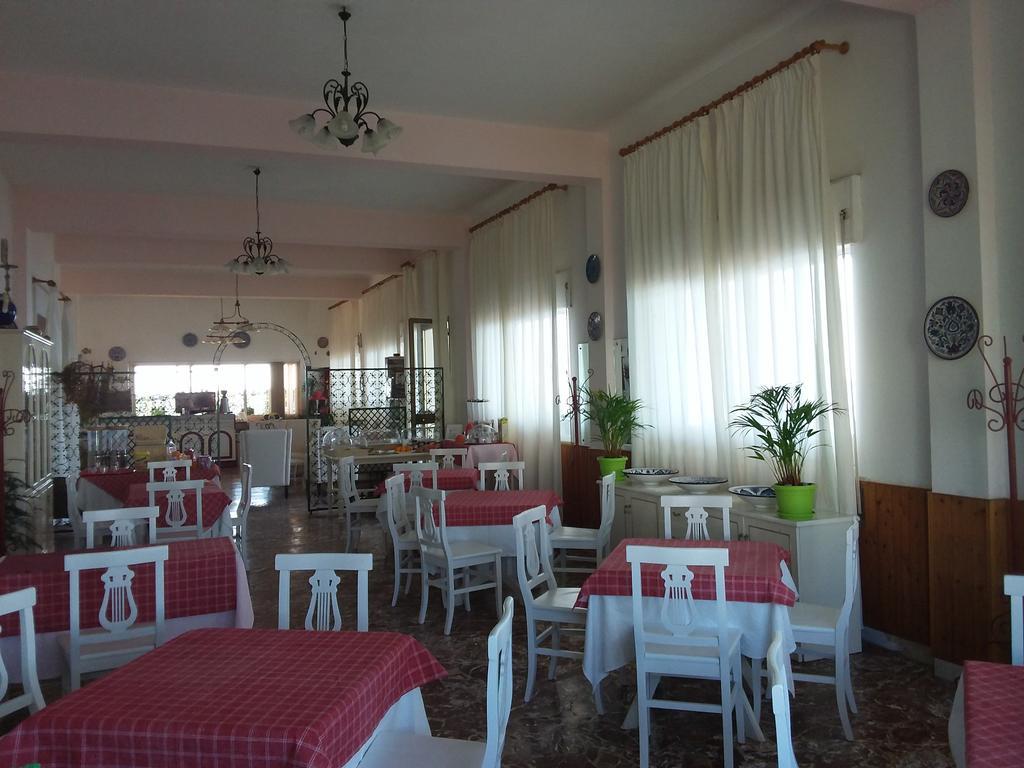 Hotel Orpheus Giardini Naxos Eksteriør billede